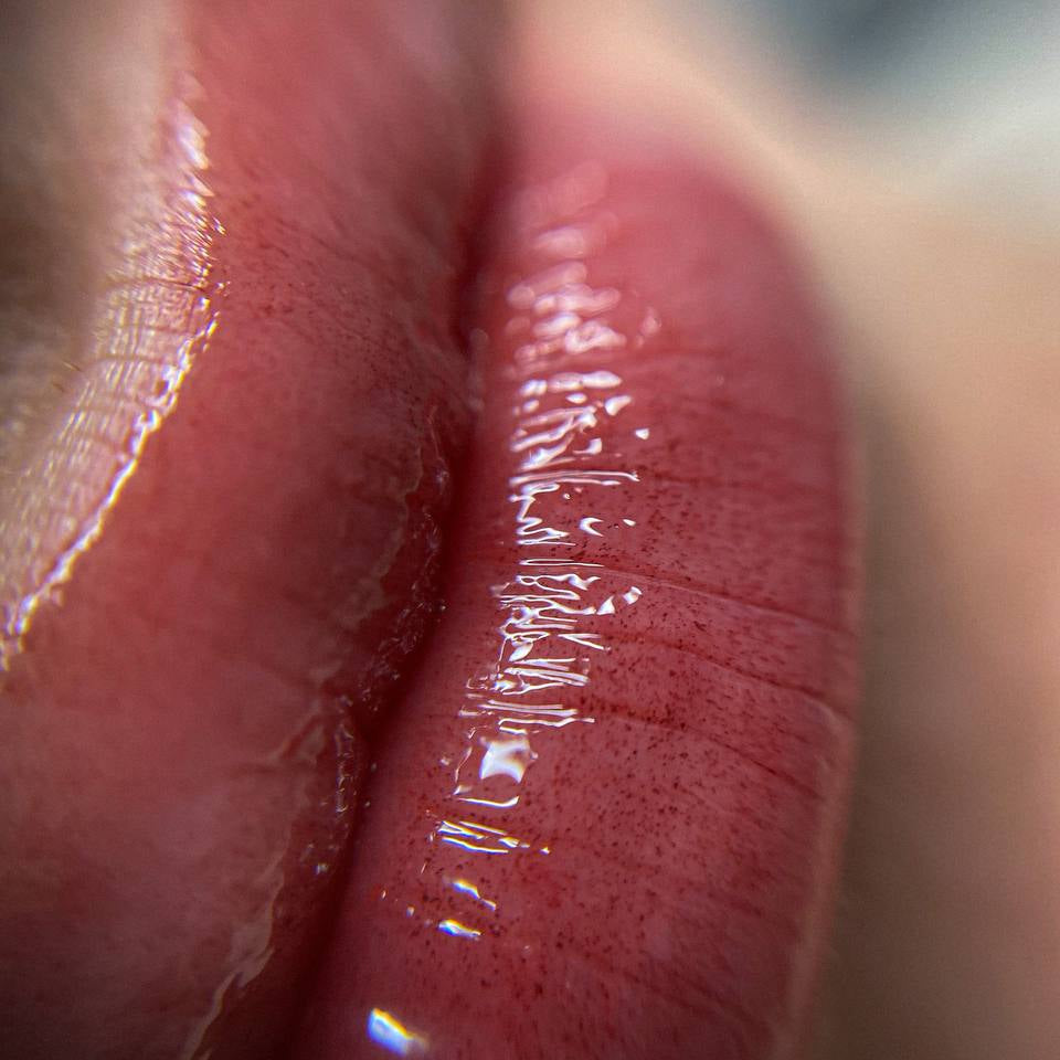 FACE Shayk lip pigment, fresh result right after the procedure