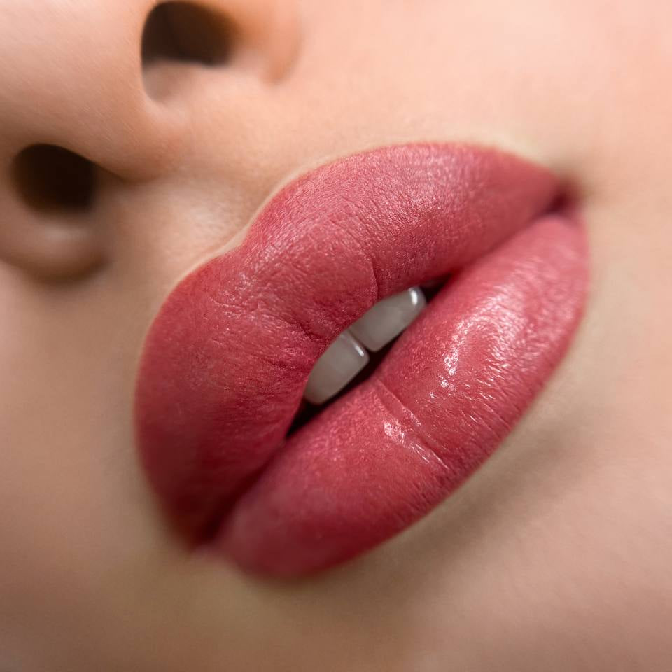 Glossy lip blush with a FACE Blush and Caramel pigment mix