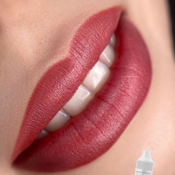 Diepe kersenrode lippen met FACE Cherry puur, vers resultaat