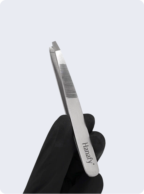 BEVELED EYEBROW TWEEZERS HANAFY - PMU Master Boutique 