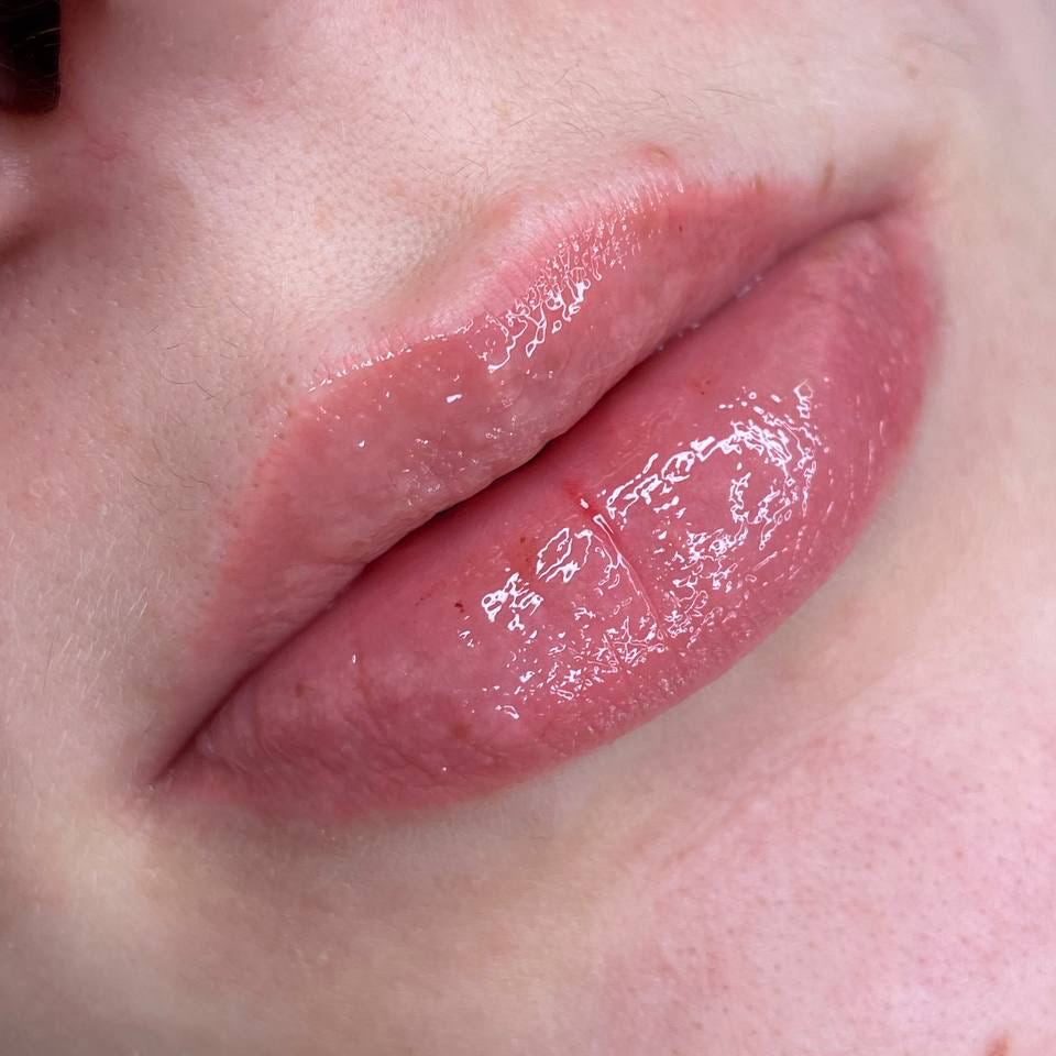 Healed lip blush with a FACE Blush and Caramel pigment mix