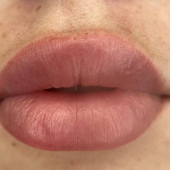 Genezen lip blush met FACE Jennifer Organic Love lippigment puur gebruikt