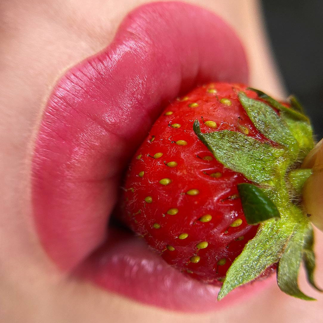Saturated berry lips with FACE Detroit hybrid lip pigment