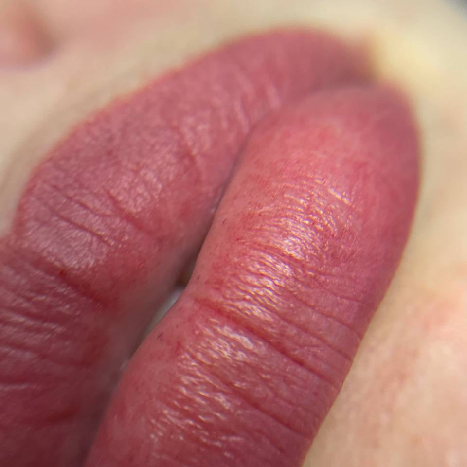 FACE Blush lip pigment, fresh result right after the procedure