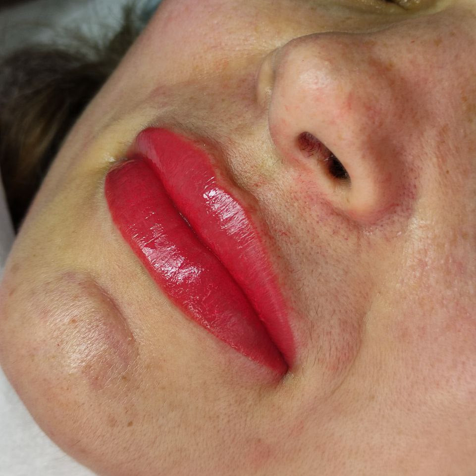 FACE Strawberry Lippenpigment, frisches Ergebnis direkt nach der Behandlung