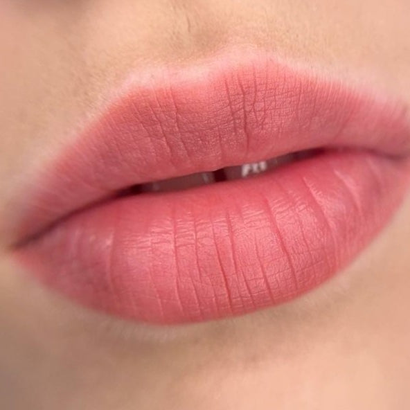 Genezen rozebruine nude lip blush met FACE Caramel puur gebruikt