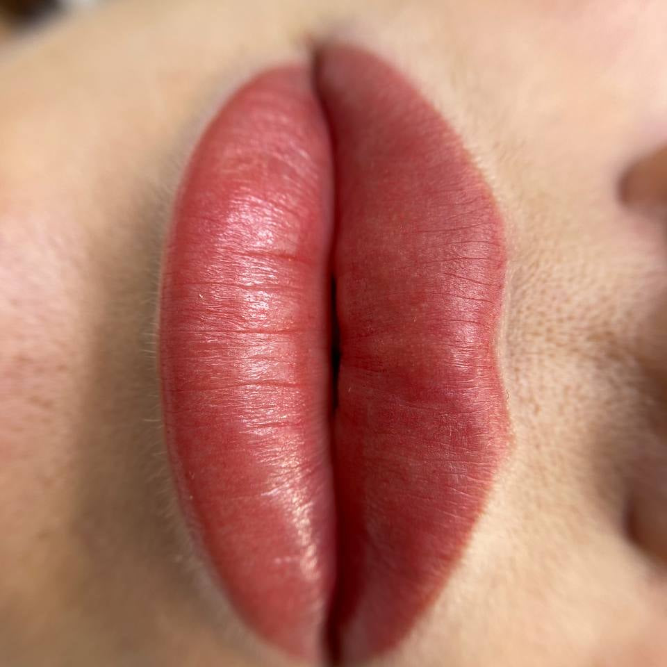 Lip Blush mit einer Mischung aus FACE Caramel, Jennifer und Strawberry