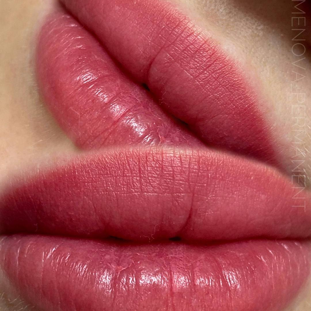 Lip Blush mit einer Mischung aus FACE Caramel, Lilac und Paprika