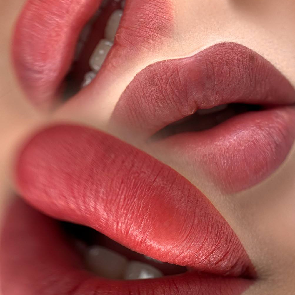 Lip blush with a FACE Caramel, Toffee, Raspberry and Jolie pigment mix