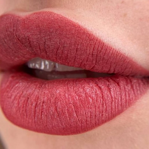 Lip PMU with a FACE Viktoria and Charlotte pigment mix