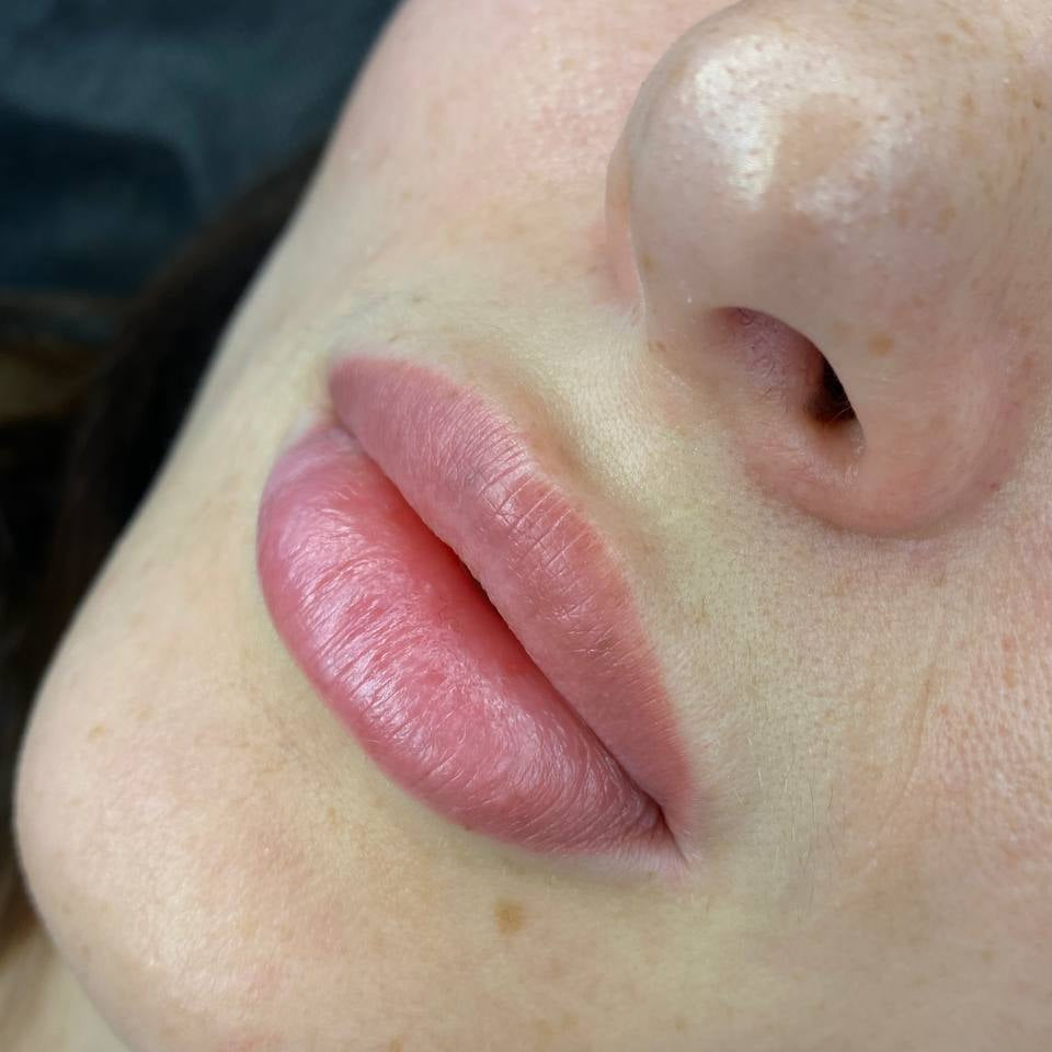 Healed lip PMU with a FACE Caramel, Viktoria and Shayk pigment mix