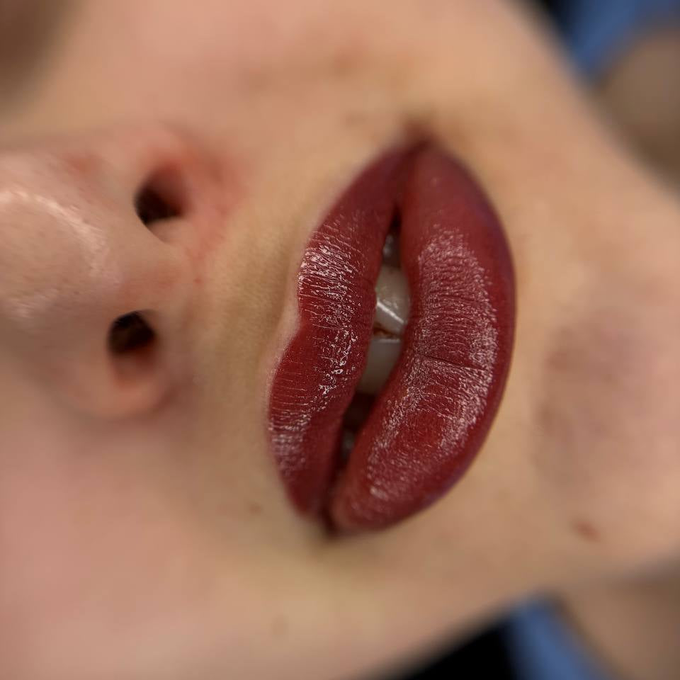 Brown-pink lip blush with FACE Viktoria used pure