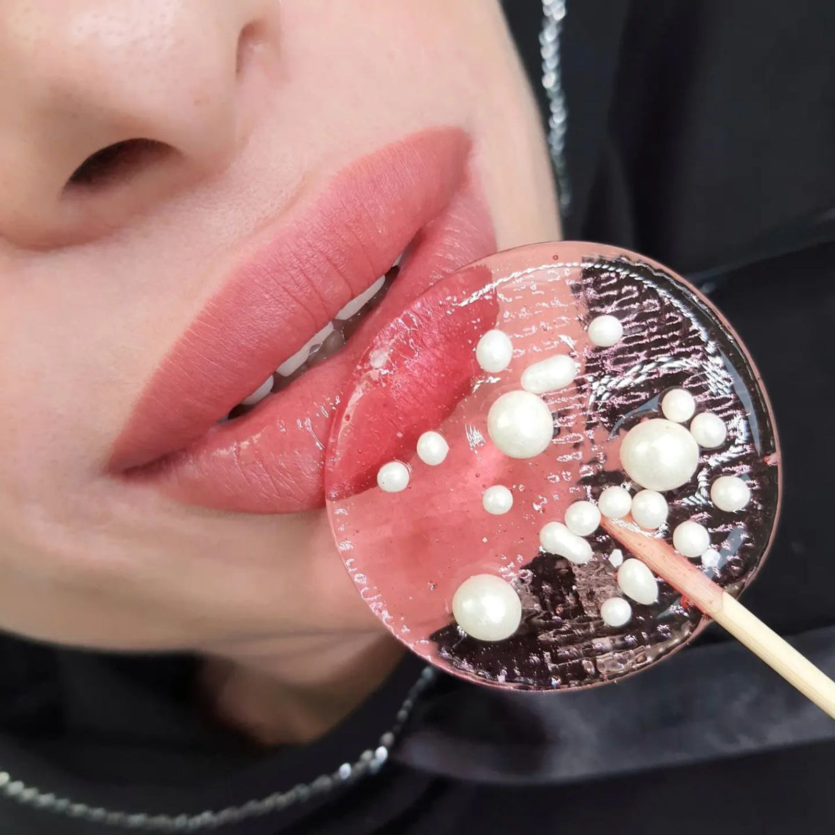 FACE Caramel lippigment, vers nude resultaat direct na de behandeling