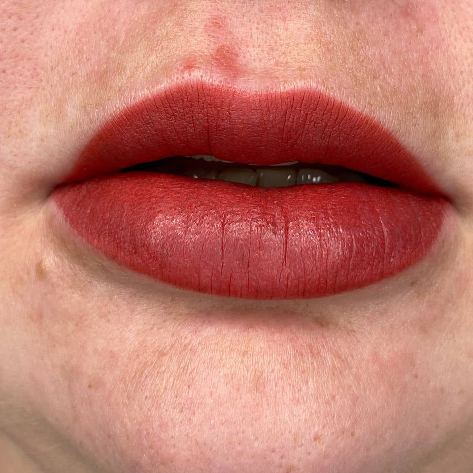 Warm red lips with FACE Moore, fresh result