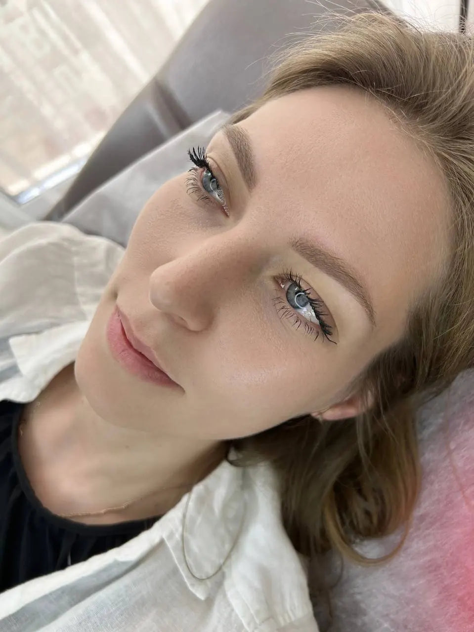 blond girl mineral hanafy brows