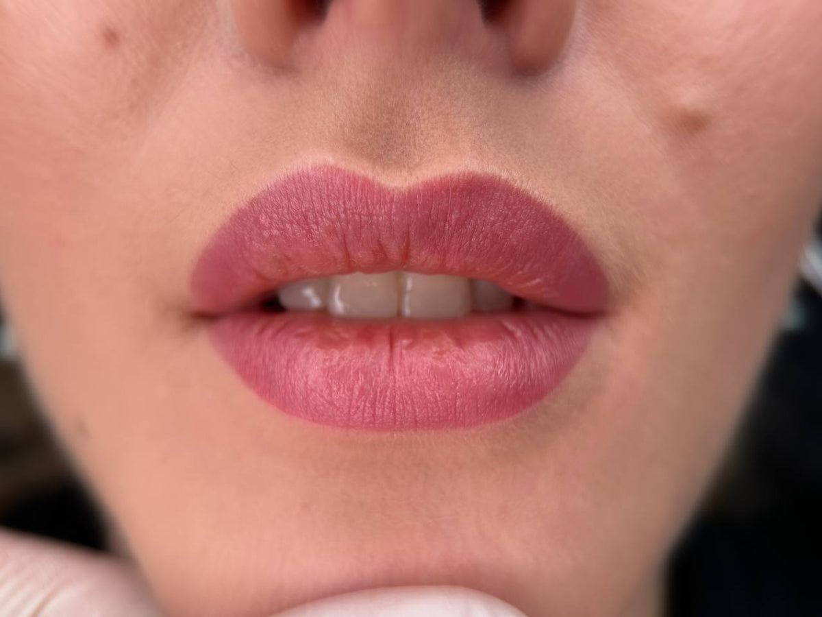 Healed lips with Hanafy Alicante from the Passion palette