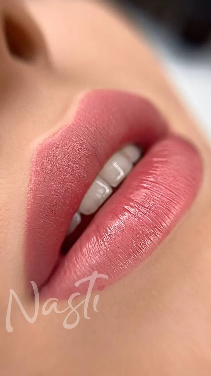 Soft beige lip blush done with Hanafy Soft Beige