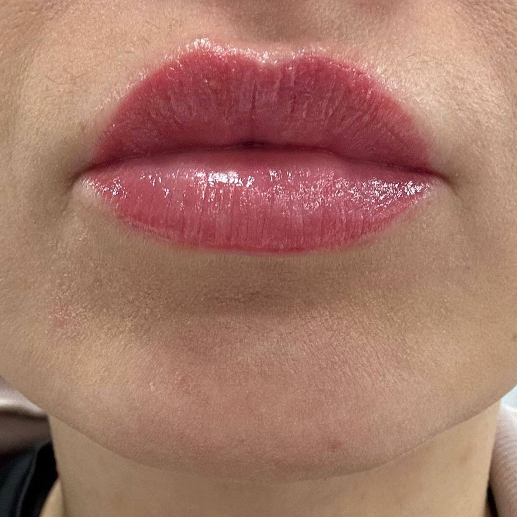Healed lip blush with a FACE Charlotte and Miranda pigment mix