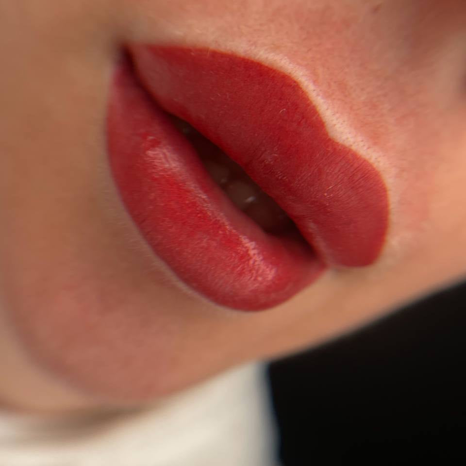 Lip blush with a FACE Miranda, Caramel and Jennifer pigment mix