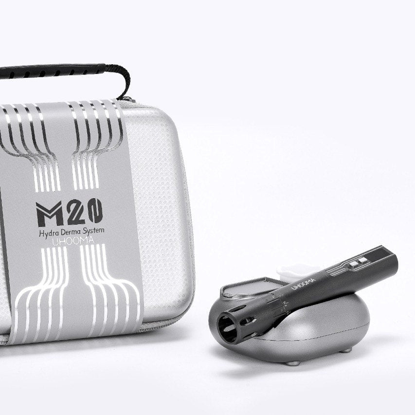 Uhooma M20 microneedling pen with silver storage case